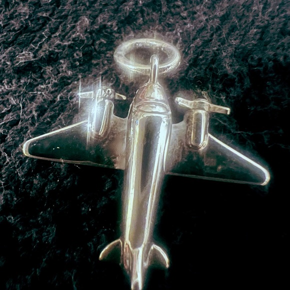 Tiffany & Co. Airplane Pendant Charm - Picture 2 of 4